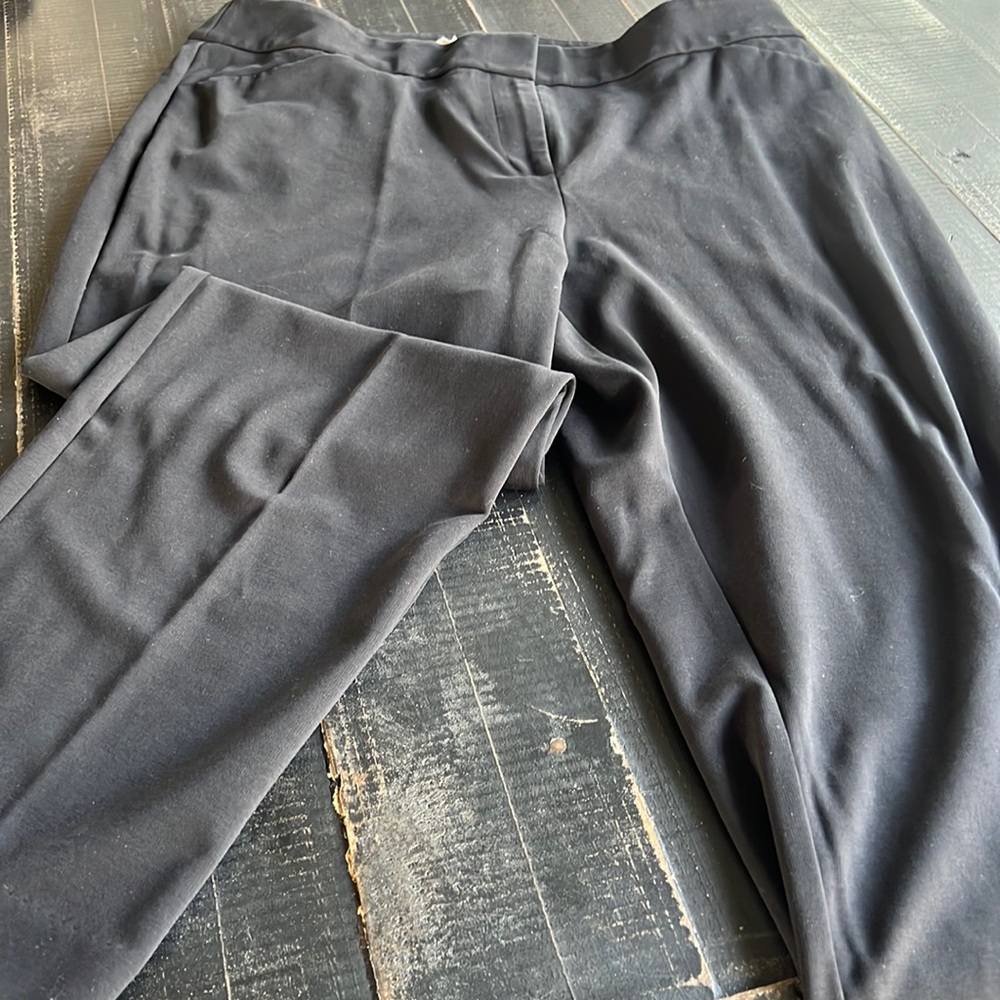Black Chico’s crop pants